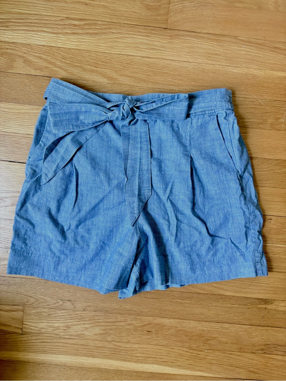 J Crew Size 4 Chambray Shorts with Bow Front
